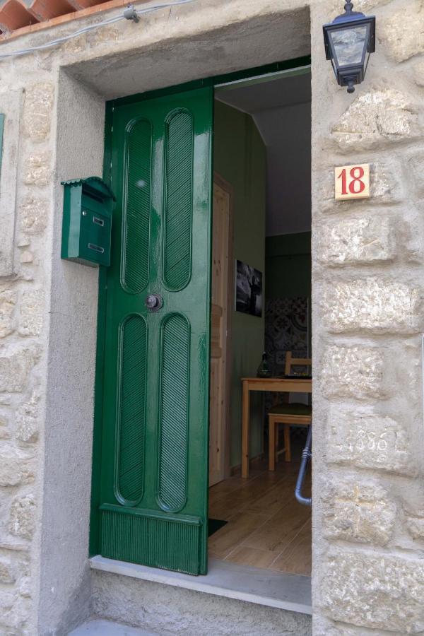 B&B Sud E Magia Castelmezzano Buitenkant foto